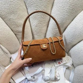 26A Leather Bowling 9.1 in Handbag AP5294