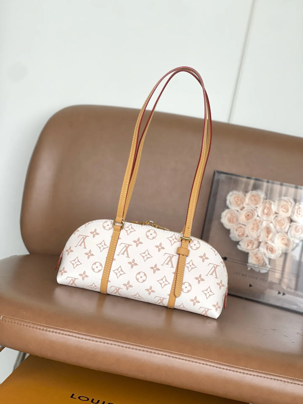 Alma 11.4 in Handbag 838930