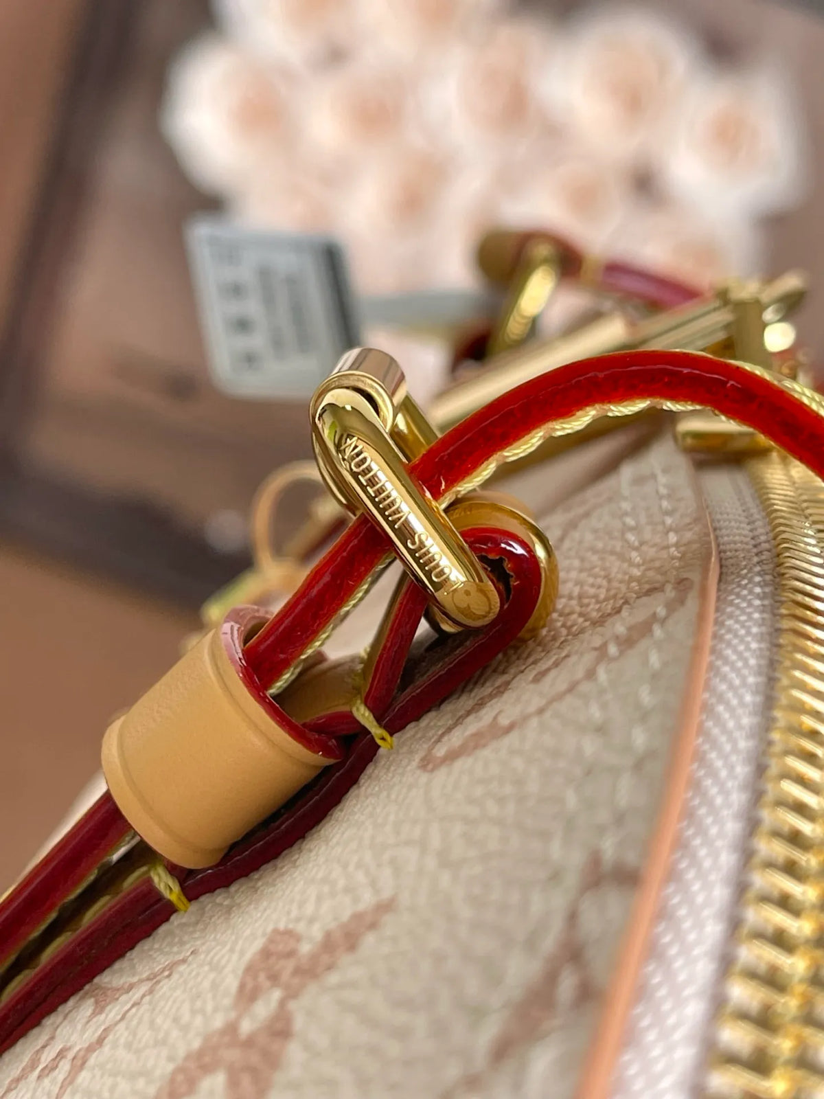 Alma 11.4 in Handbag 838930