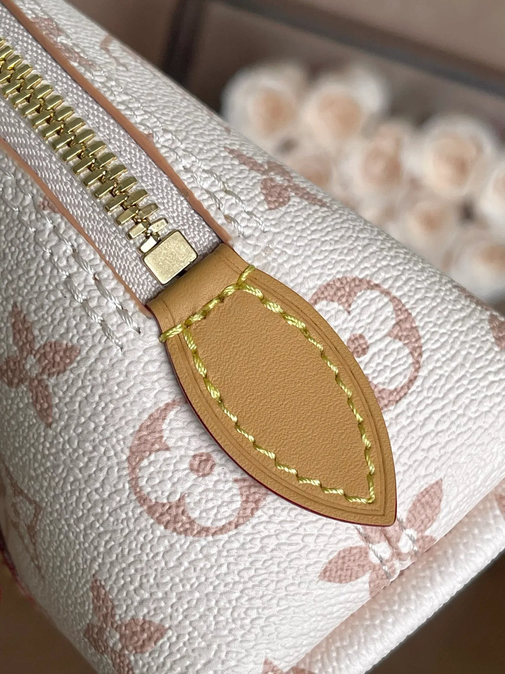 Alma 11.4 in Handbag 838930