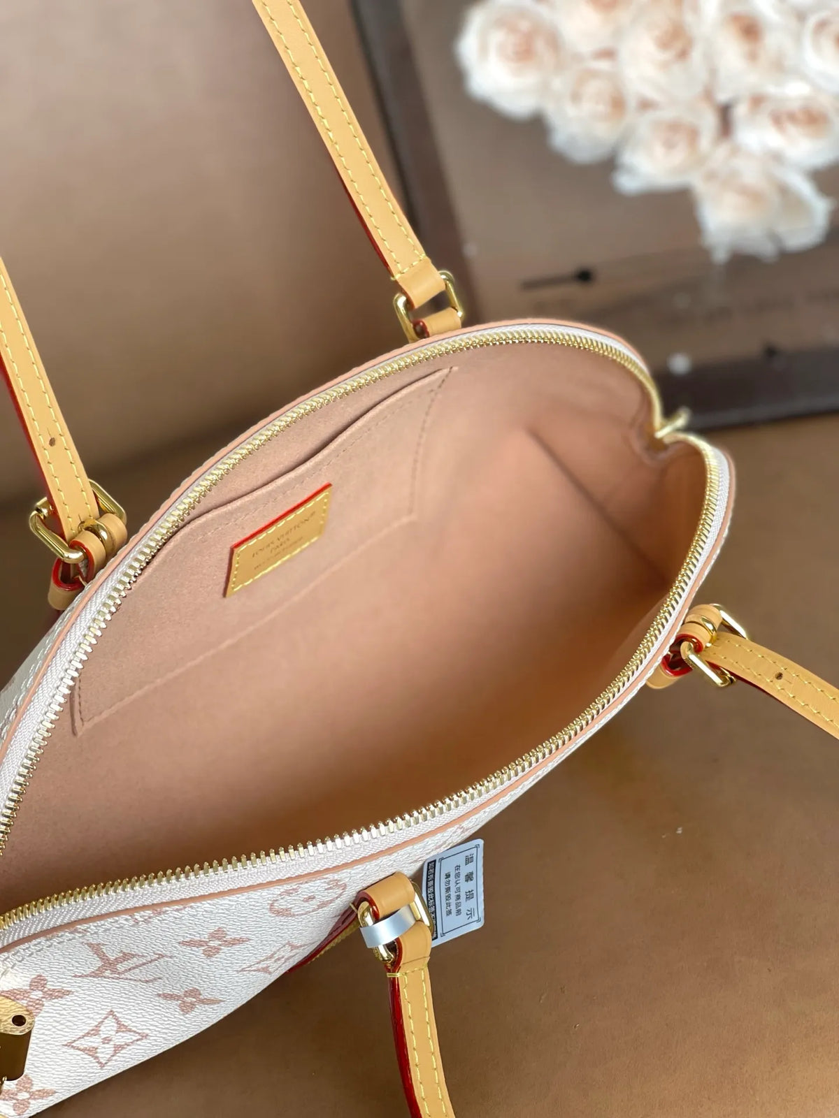 Alma 11.4 in Handbag 838930