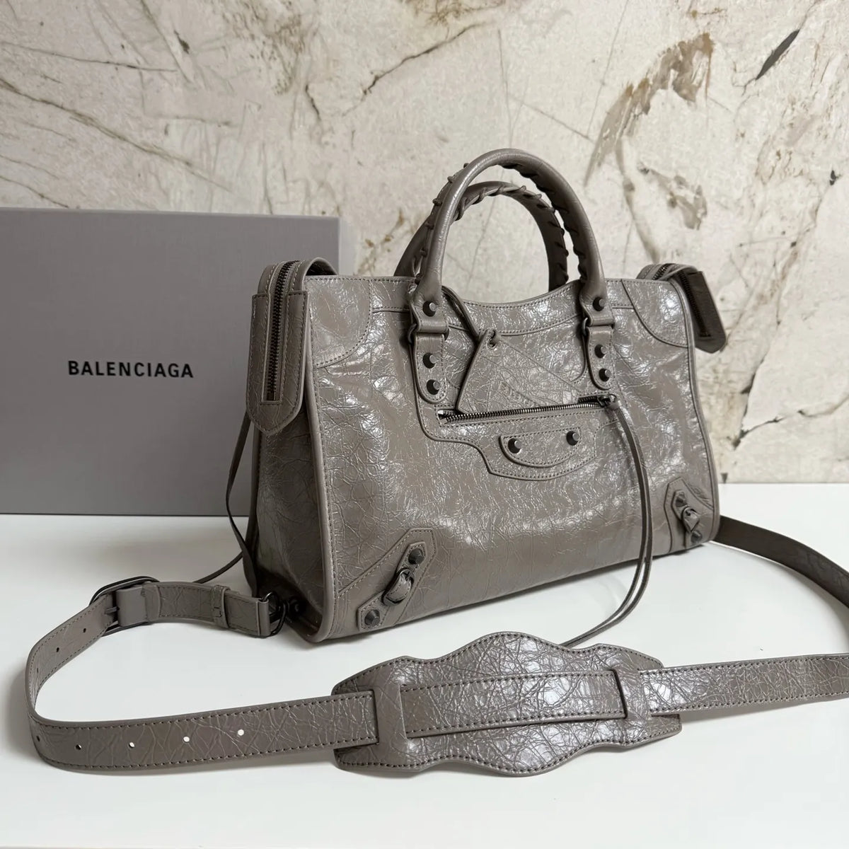 Balencia City Dark Walnut 15.0 in Bag 2626L118 217467