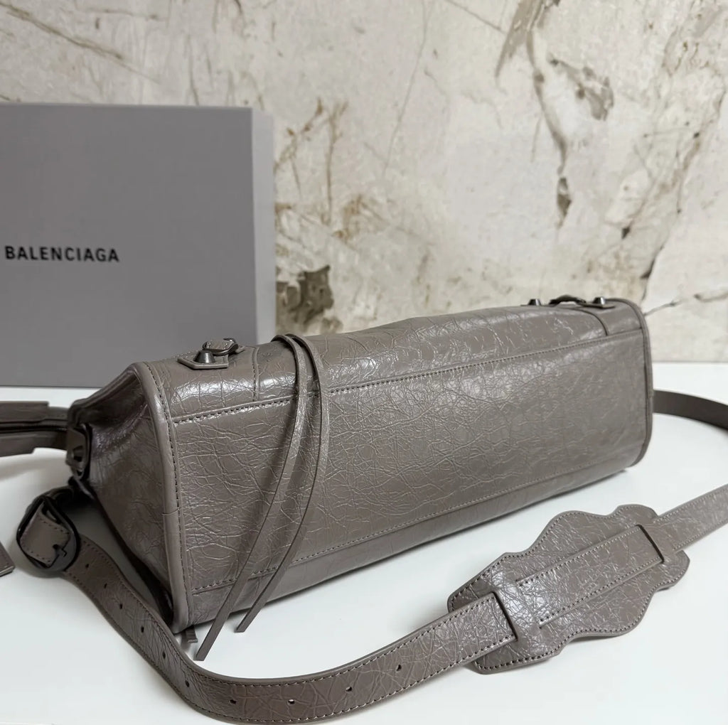 Balencia City Dark Walnut 15.0 in Bag 2626L118 217467