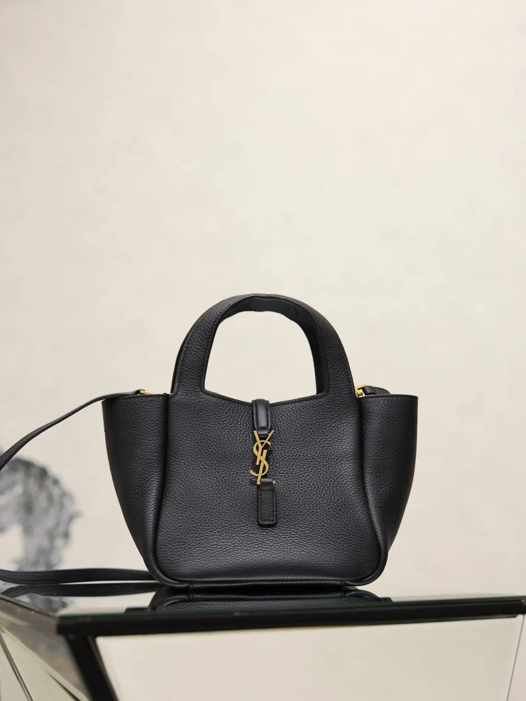 Bea 7.1 in Leather Tote Bag 872469