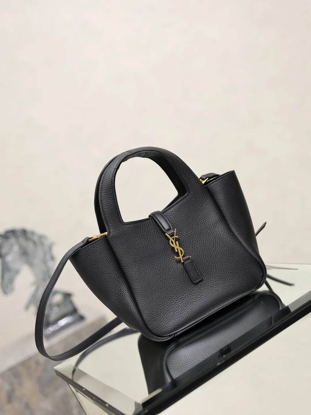 Bea 7.1 in Leather Tote Bag 872469