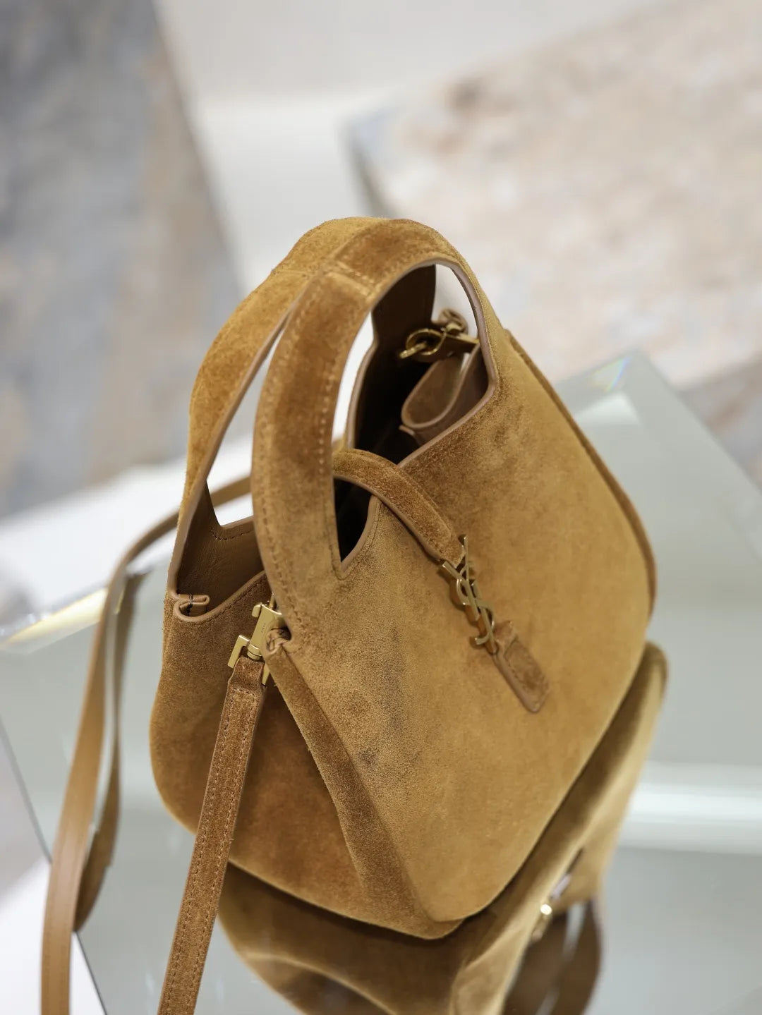 Bea 7.1 in Leather Tote Bag 872469