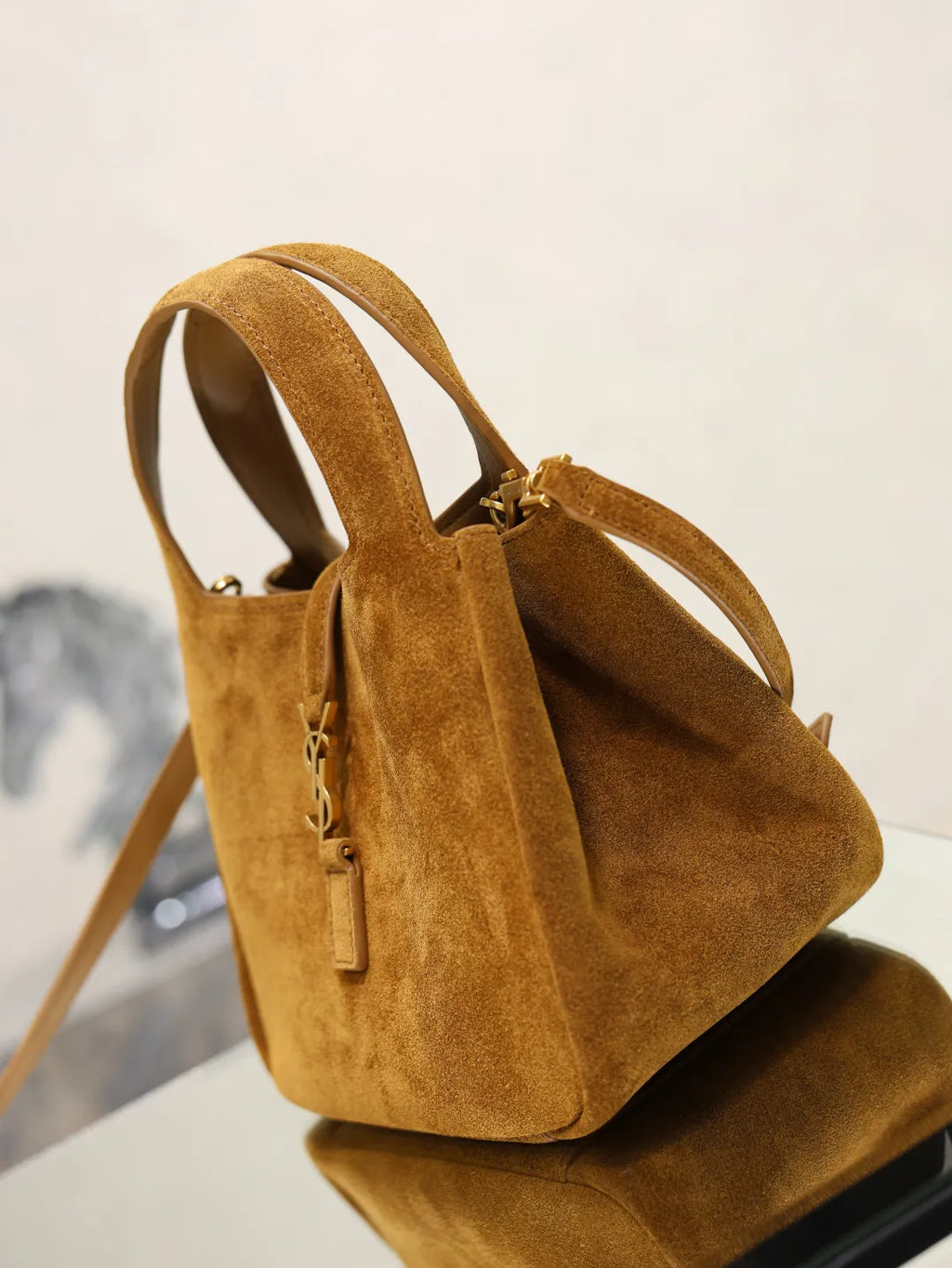 Bea 7.1 in Leather Tote Bag 872469
