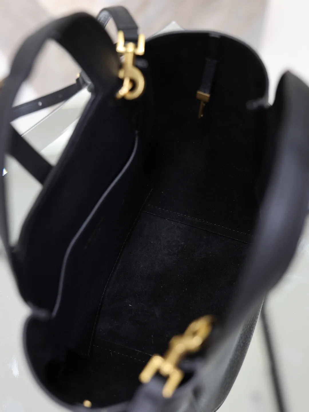 Bea 7.1 in Leather Tote Bag 872469