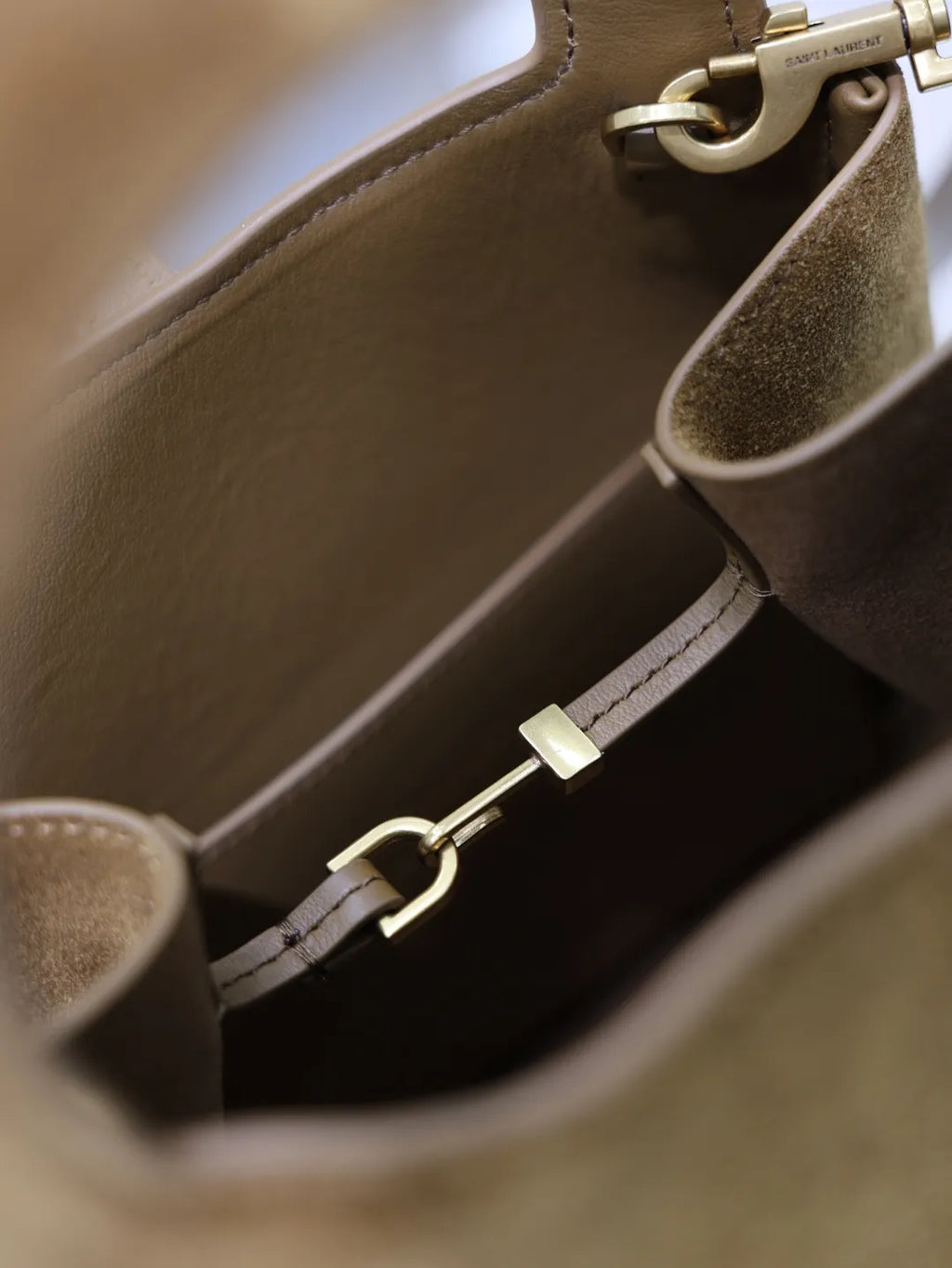 Bea 7.1 in Leather Tote Bag 872469