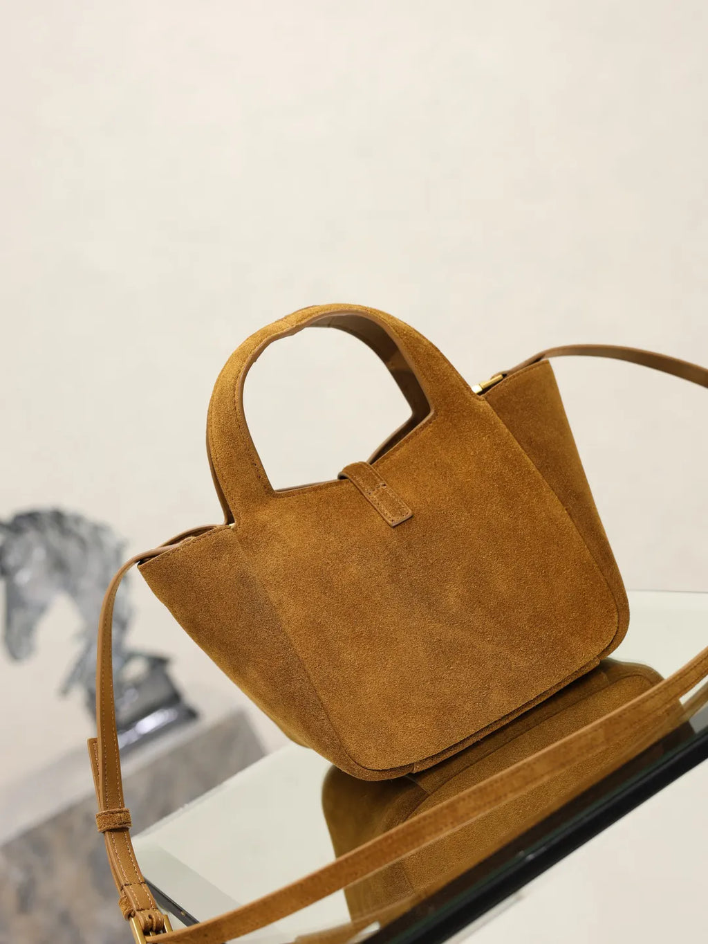 Bea 7.1 in Leather Tote Bag 872469