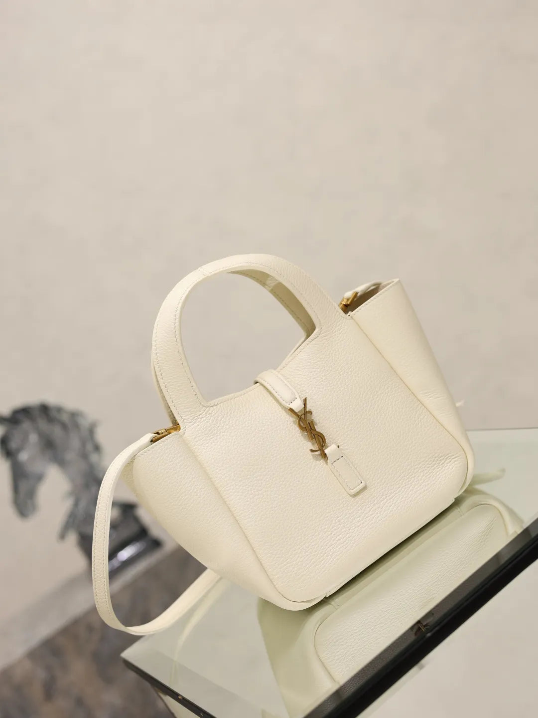 Bea Small 7.1 in Leather Tote Bag 872469