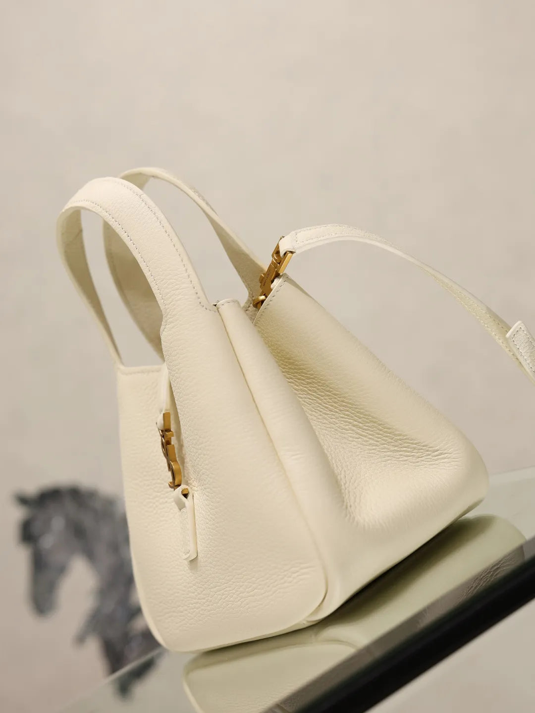Bea Small 7.1 in Leather Tote Bag 872469