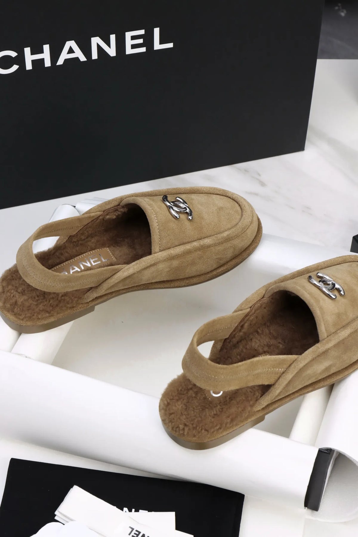BEON 25 Maillard Plush Shoes 305031