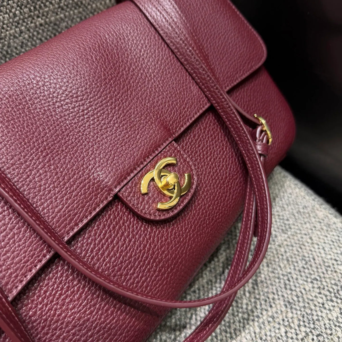 Blazy Maxi Flap Leather Shoulder Bag