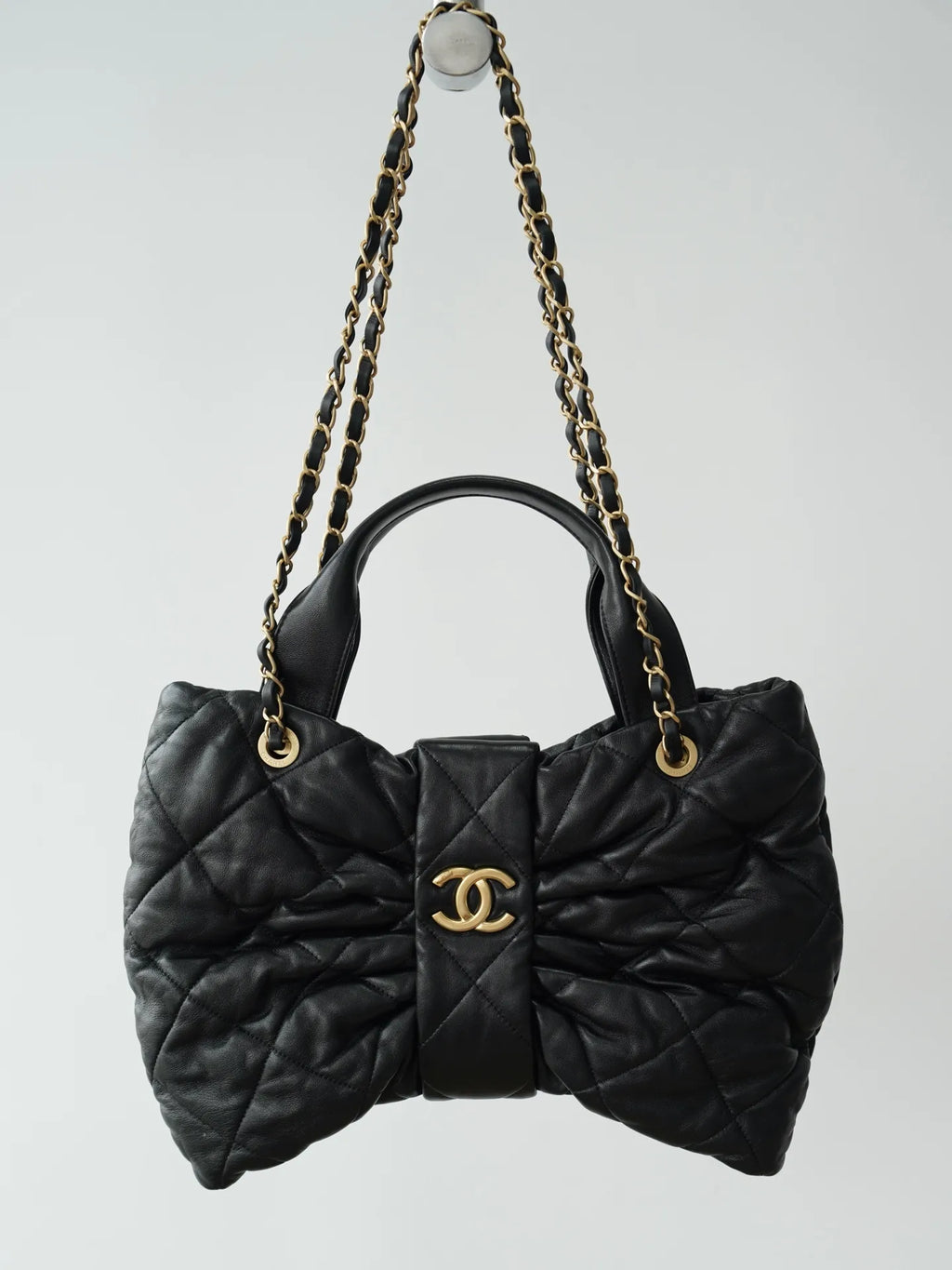 Bodin.joyeux 25K Medium Sheepskin Bow Handbag