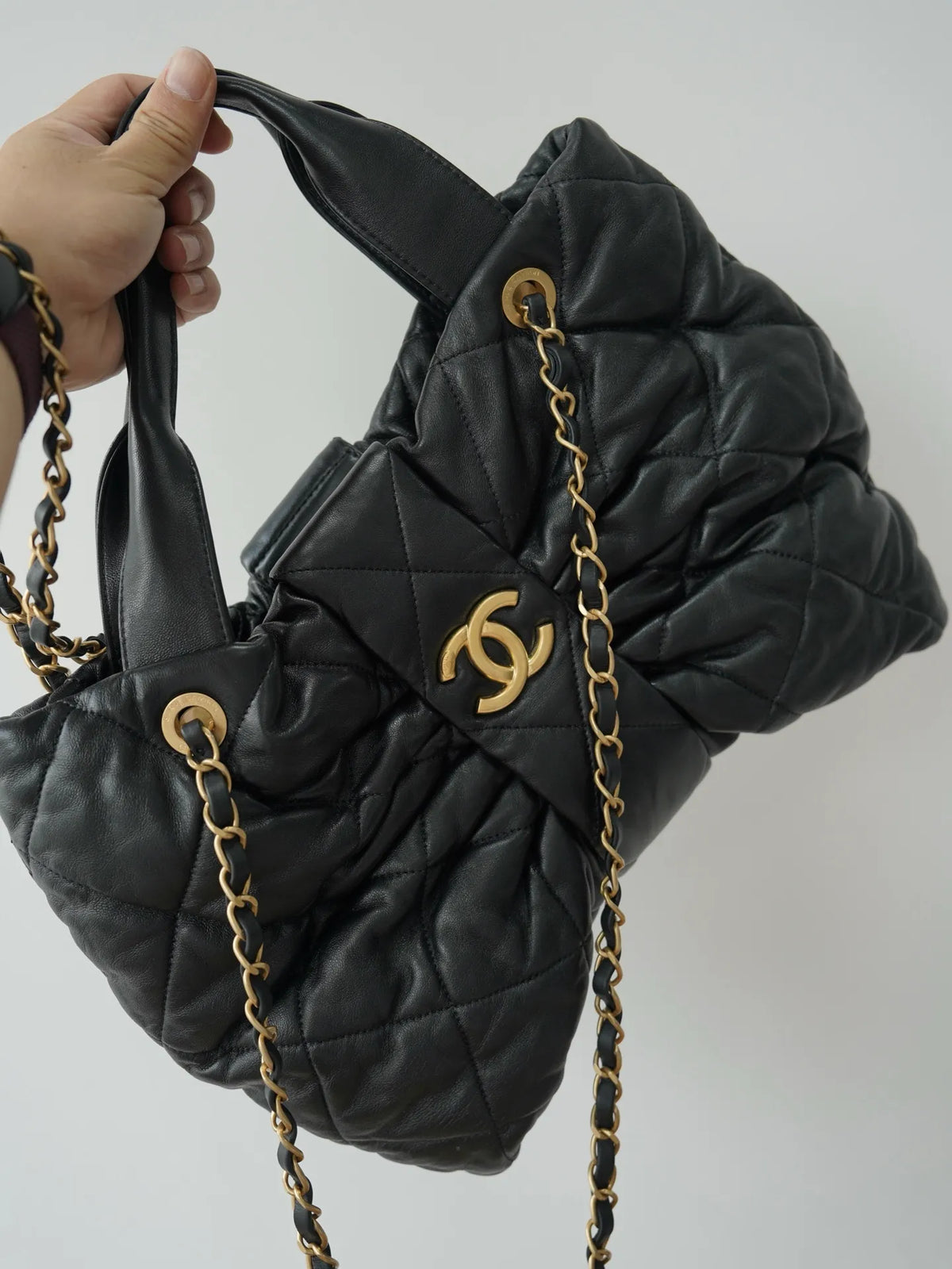 Bodin.joyeux 25K Medium Sheepskin Bow Handbag