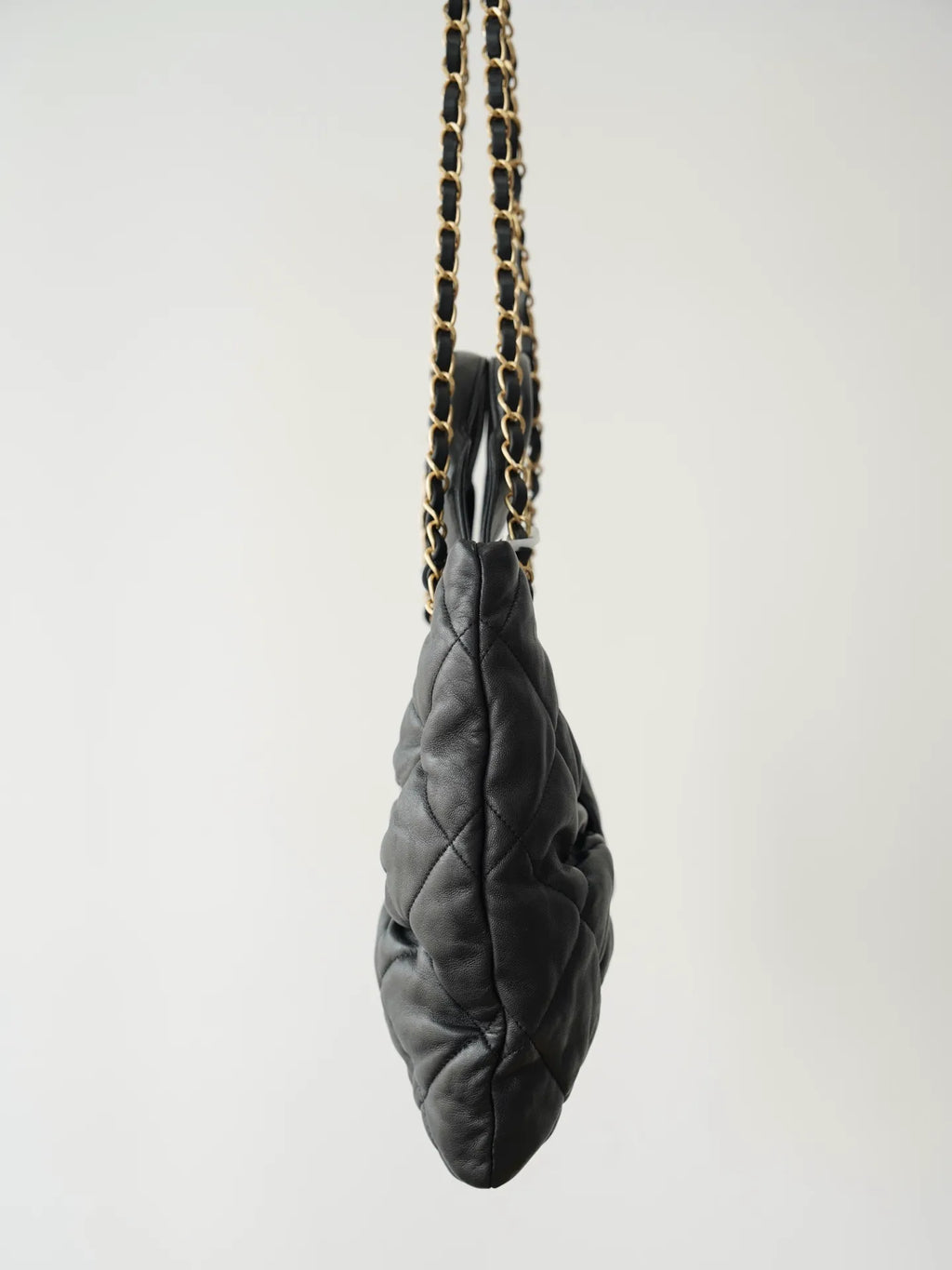 Bodin.joyeux 25K Medium Sheepskin Bow Handbag
