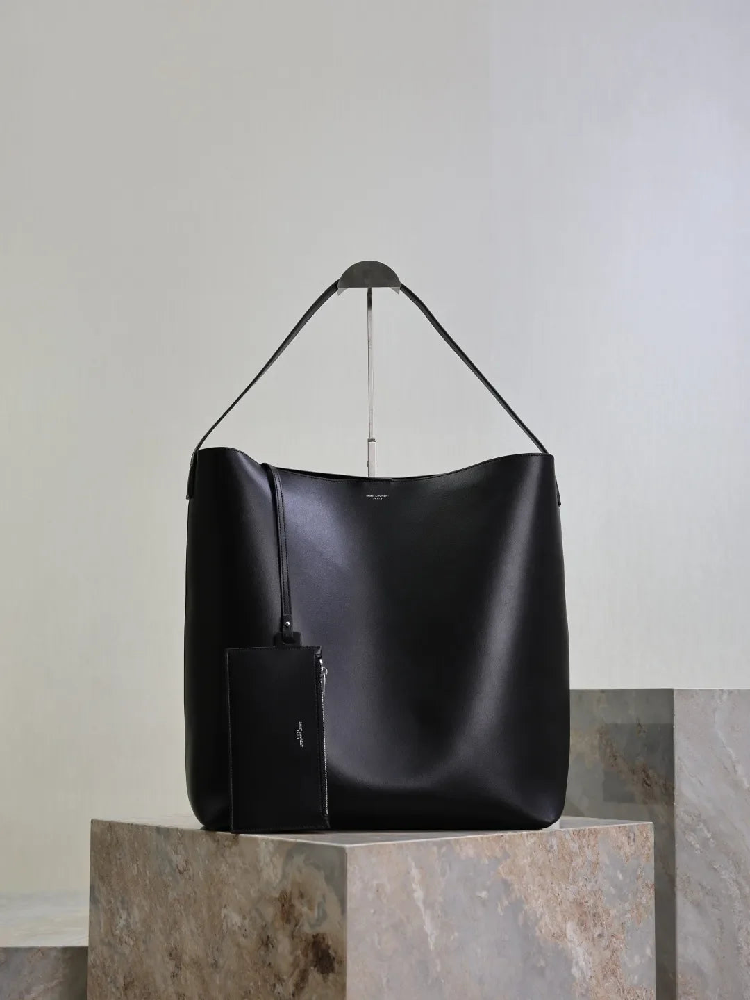 Bold 14.6 in Hobo Bag 819623
