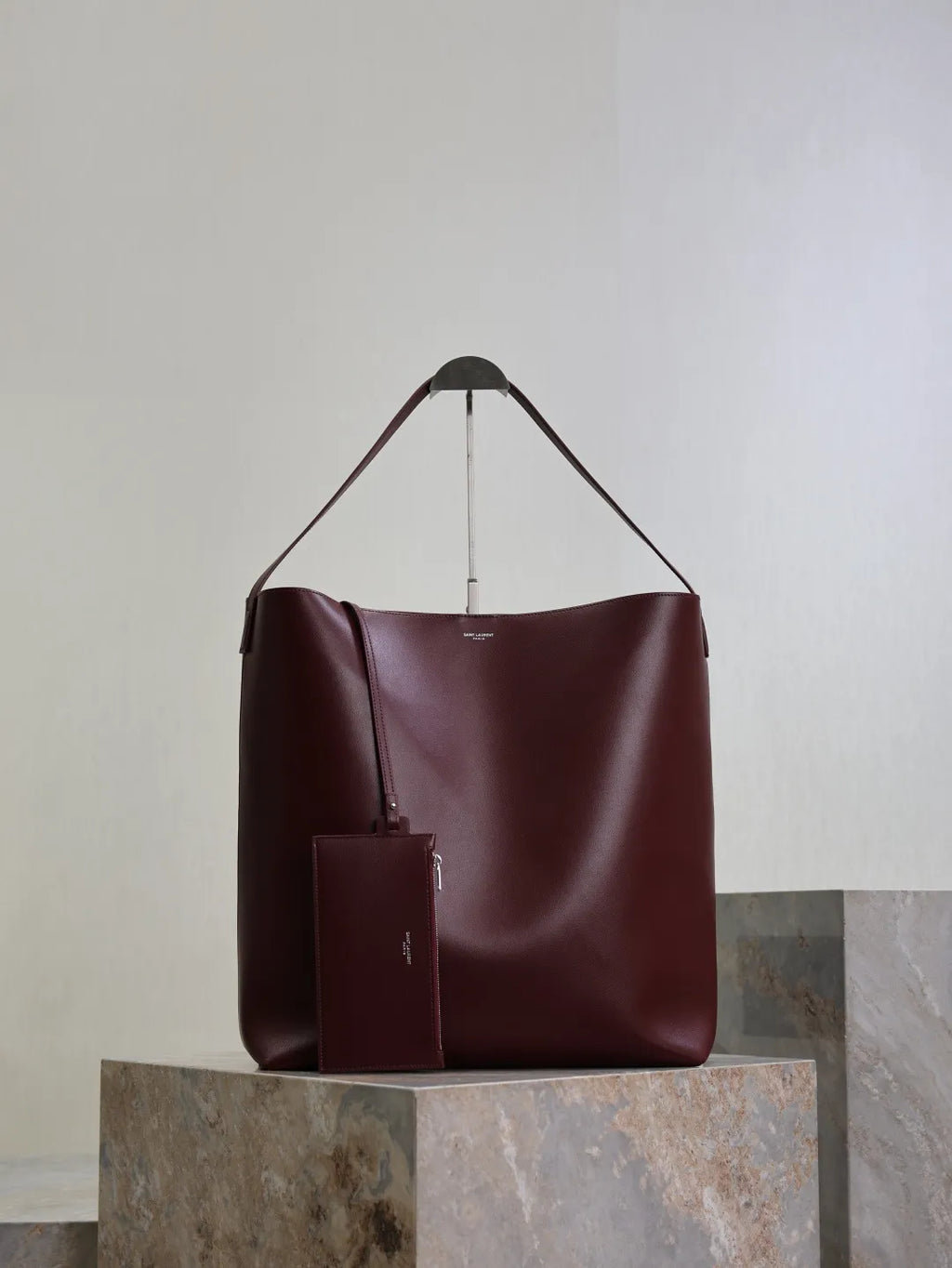 Bold 14.6 in Hobo Bag 819623