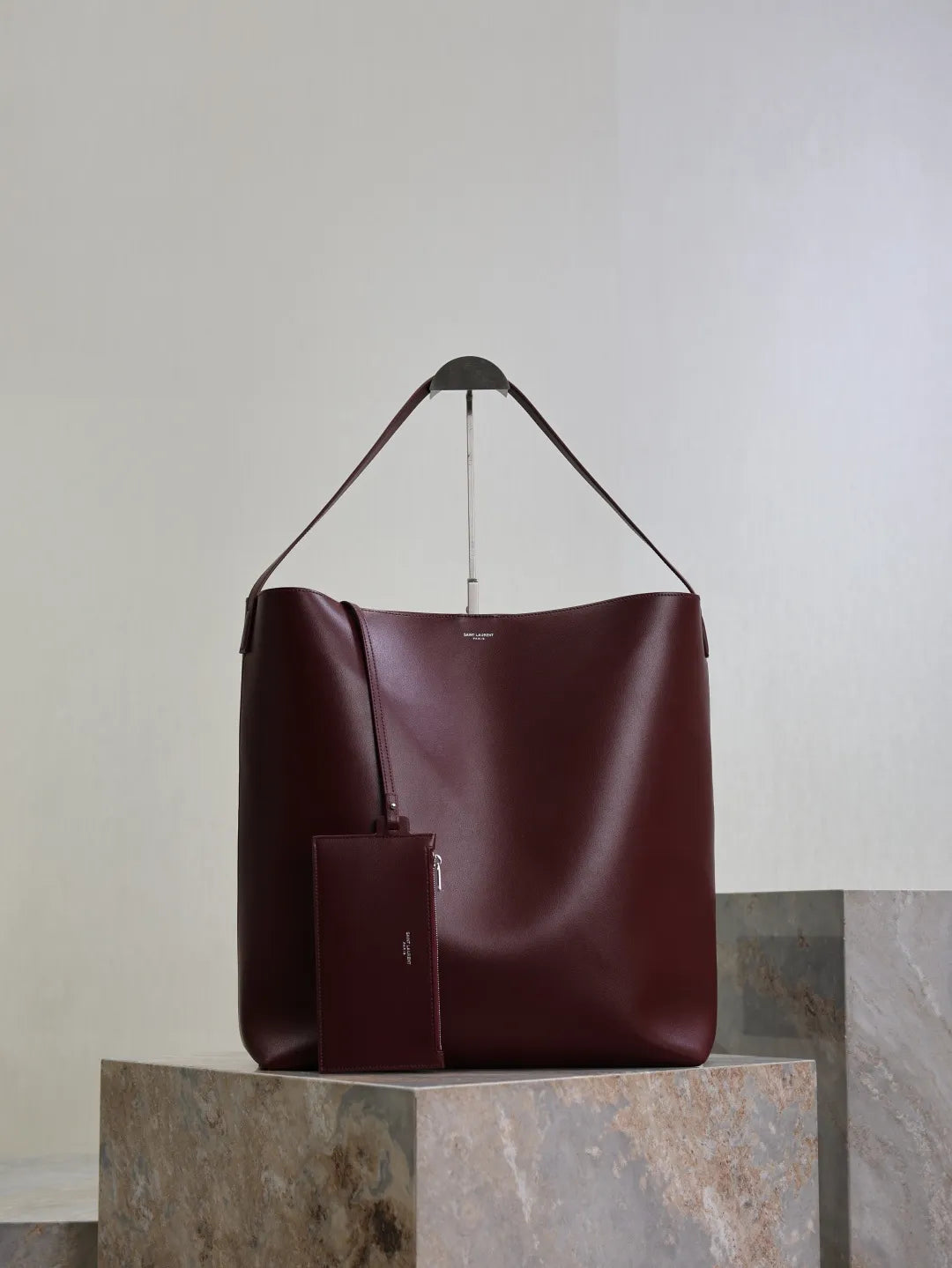 Bold 14.6 in Hobo Bag 819623