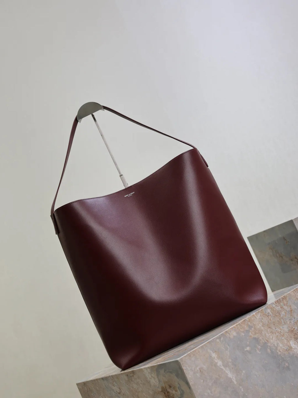 Bold 14.6 in Hobo Bag 819623