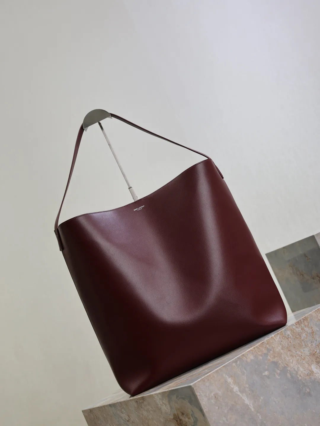 Bold 14.6 in Hobo Bag 819623