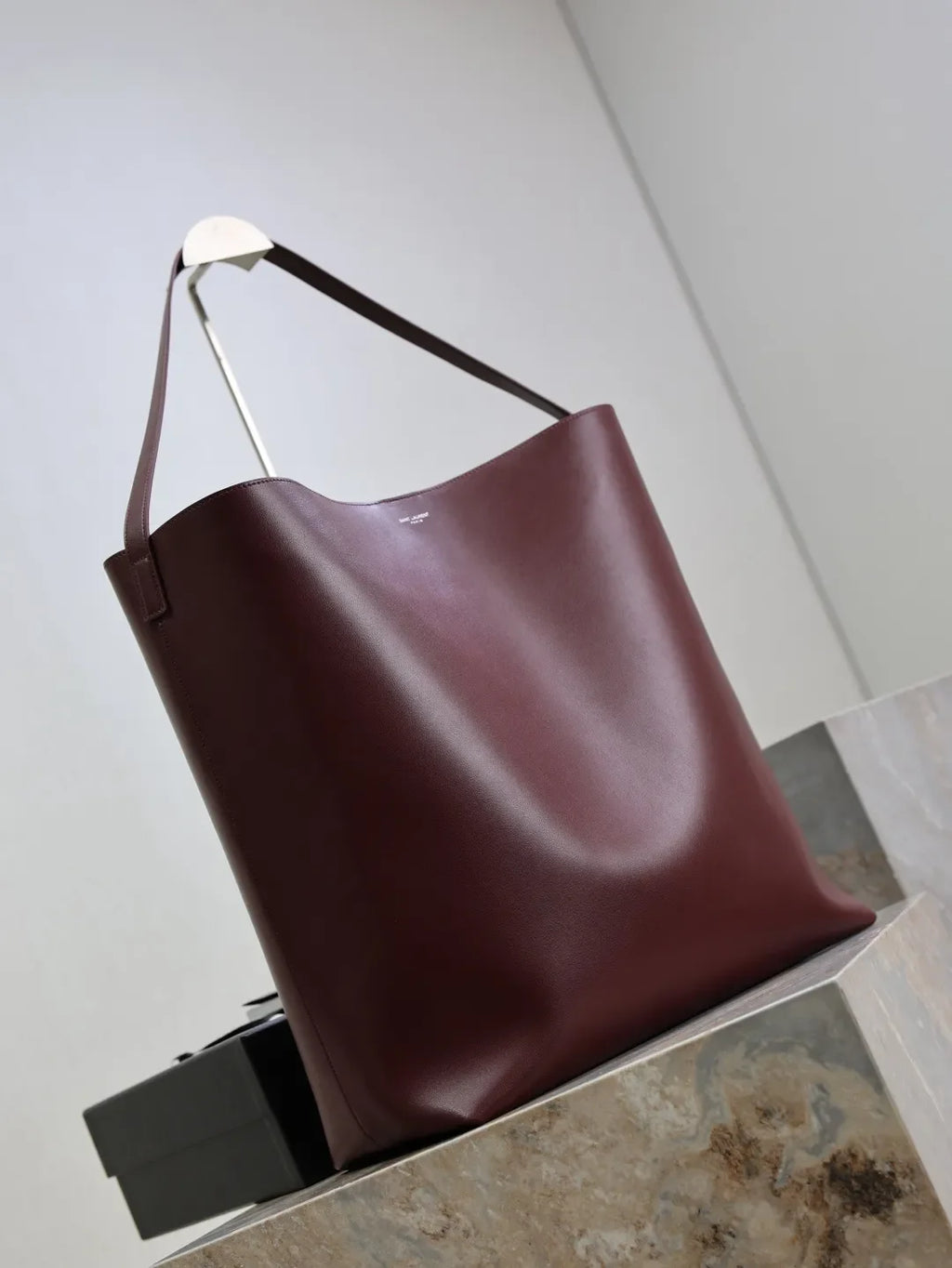 Bold 14.6 in Hobo Bag 819623