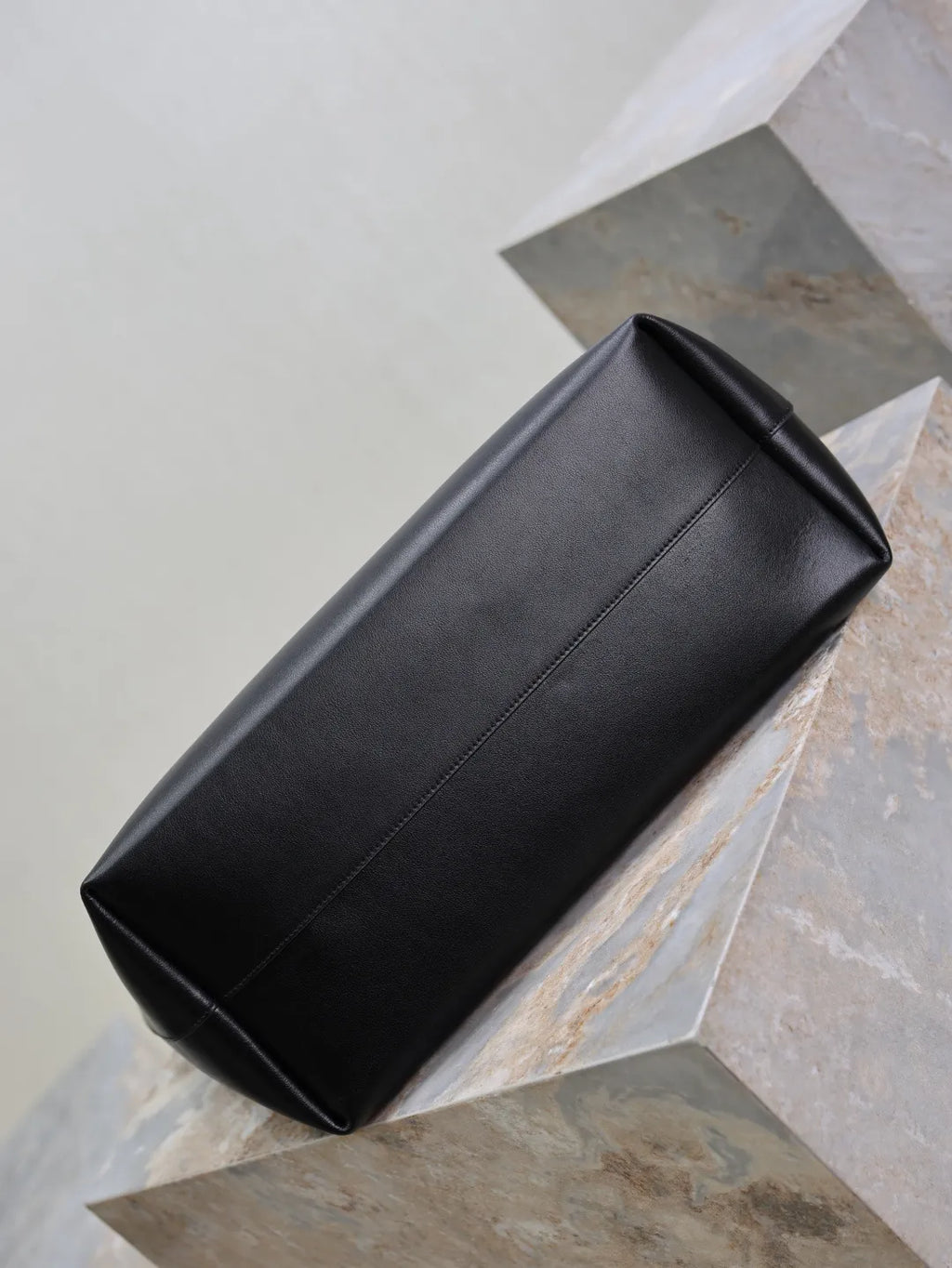 Bold 14.6 in Hobo Bag 819623
