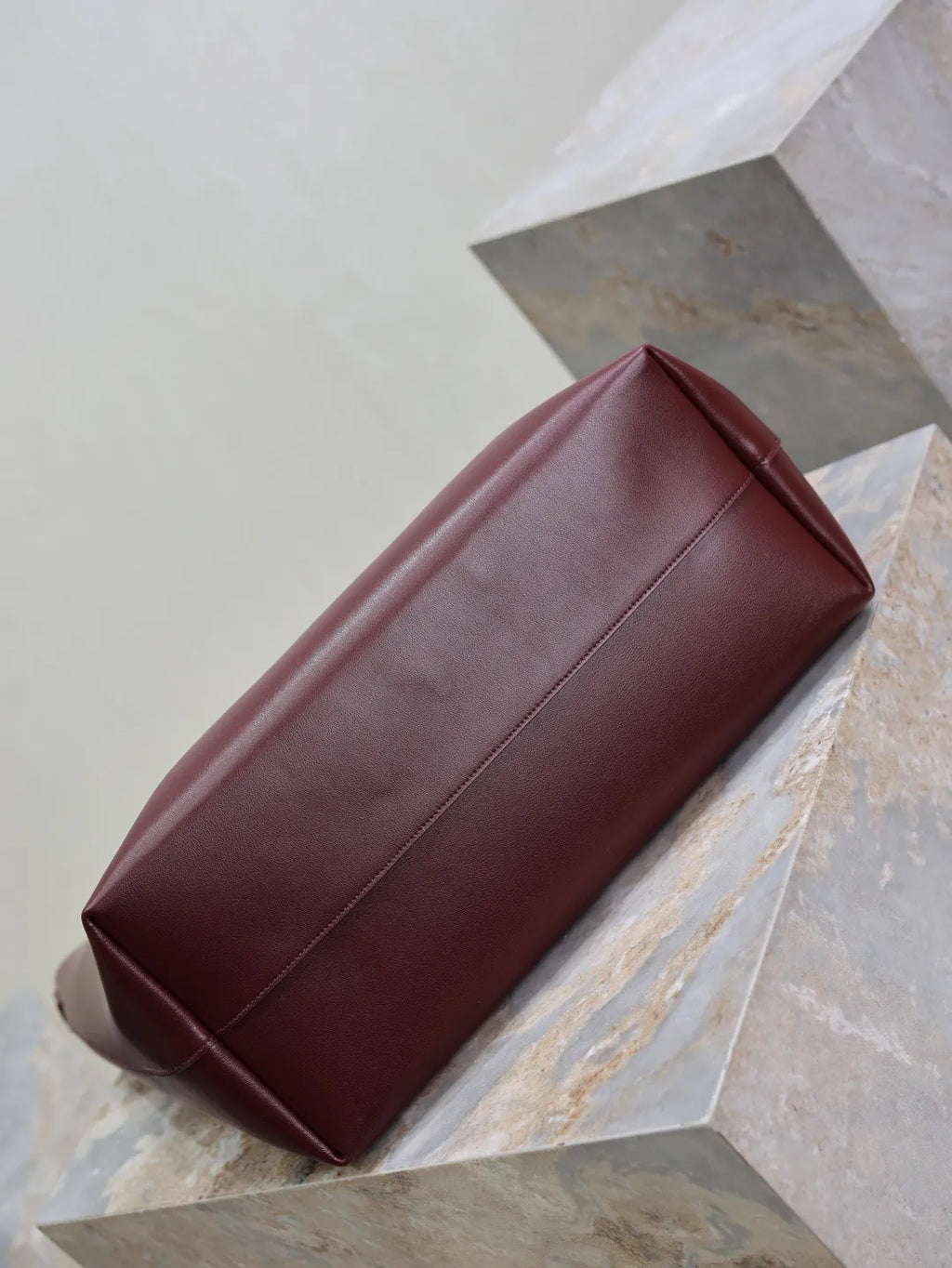 Bold 14.6 in Hobo Bag 819623