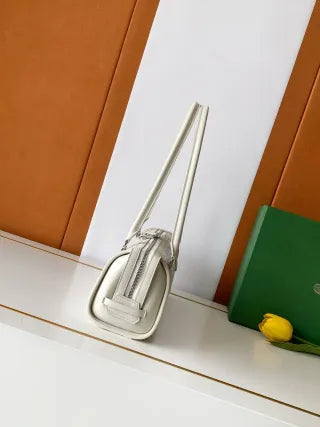 BONBONNIERE Shoulder Bag Leather 8039-White