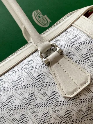 BONBONNIERE Shoulder Bag Leather 8039-White