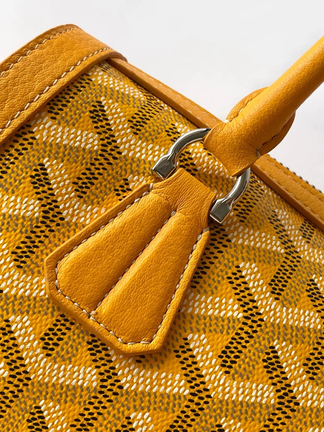 Bonbonniere Shoulder Bag Leather Yellow 8039