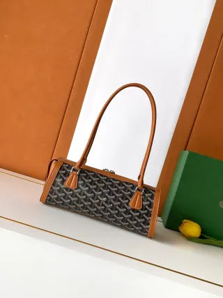 BONBONNIERE Trapezoidal Shoulder Bag Leather 8039