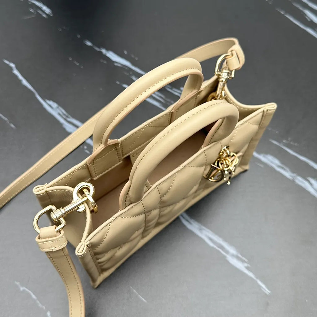 Book Tote 8.5 in Cannage Calfskin Tote Bag 1160