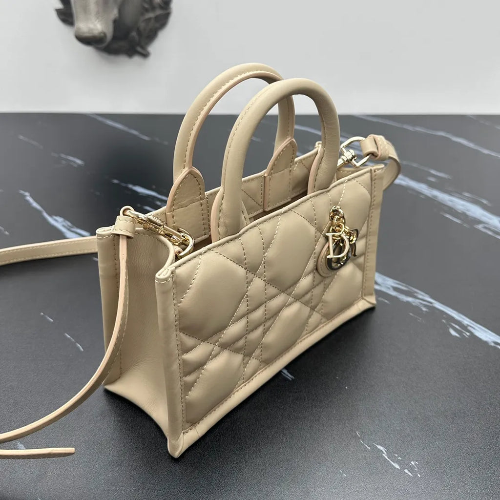Book Tote 8.5 in Cannage Calfskin Tote Bag 1160