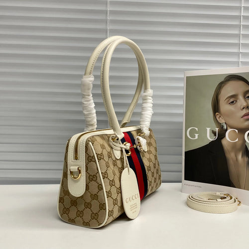 Borsetto GG Canvas 11.0 in Handbag 866732