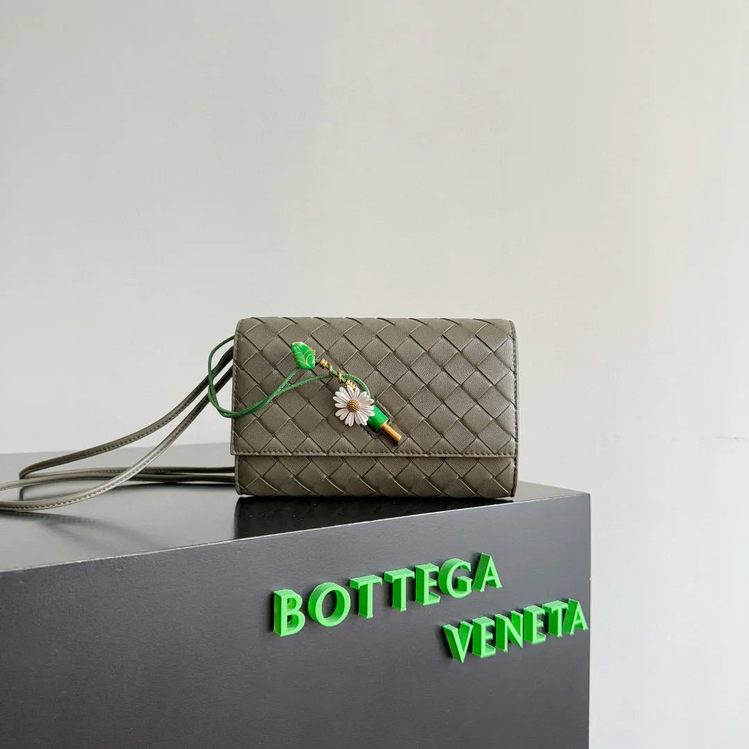 BOTT Women's BOTT Andiamo Pouch