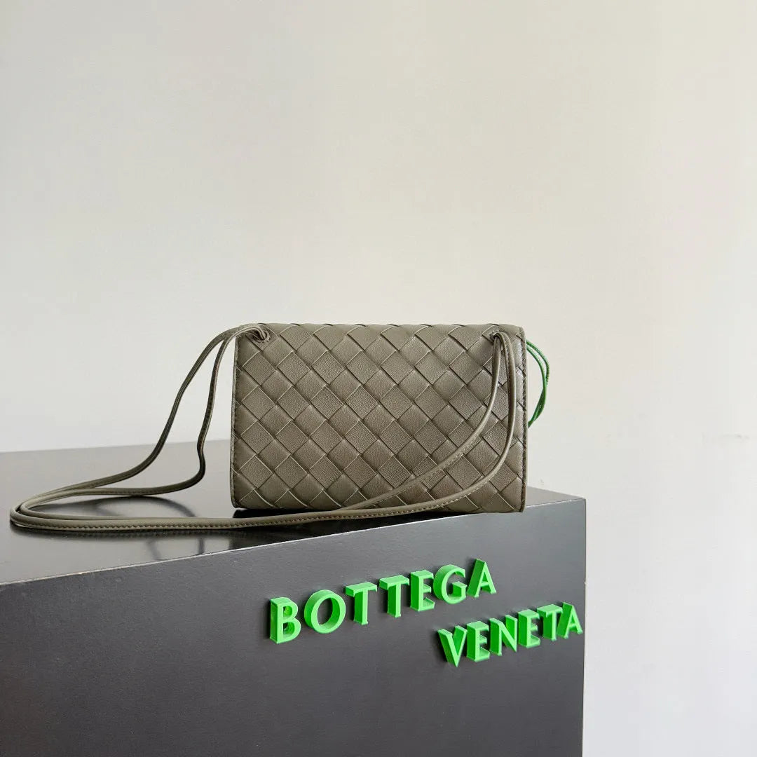 BOTT Women's BOTT Andiamo Pouch