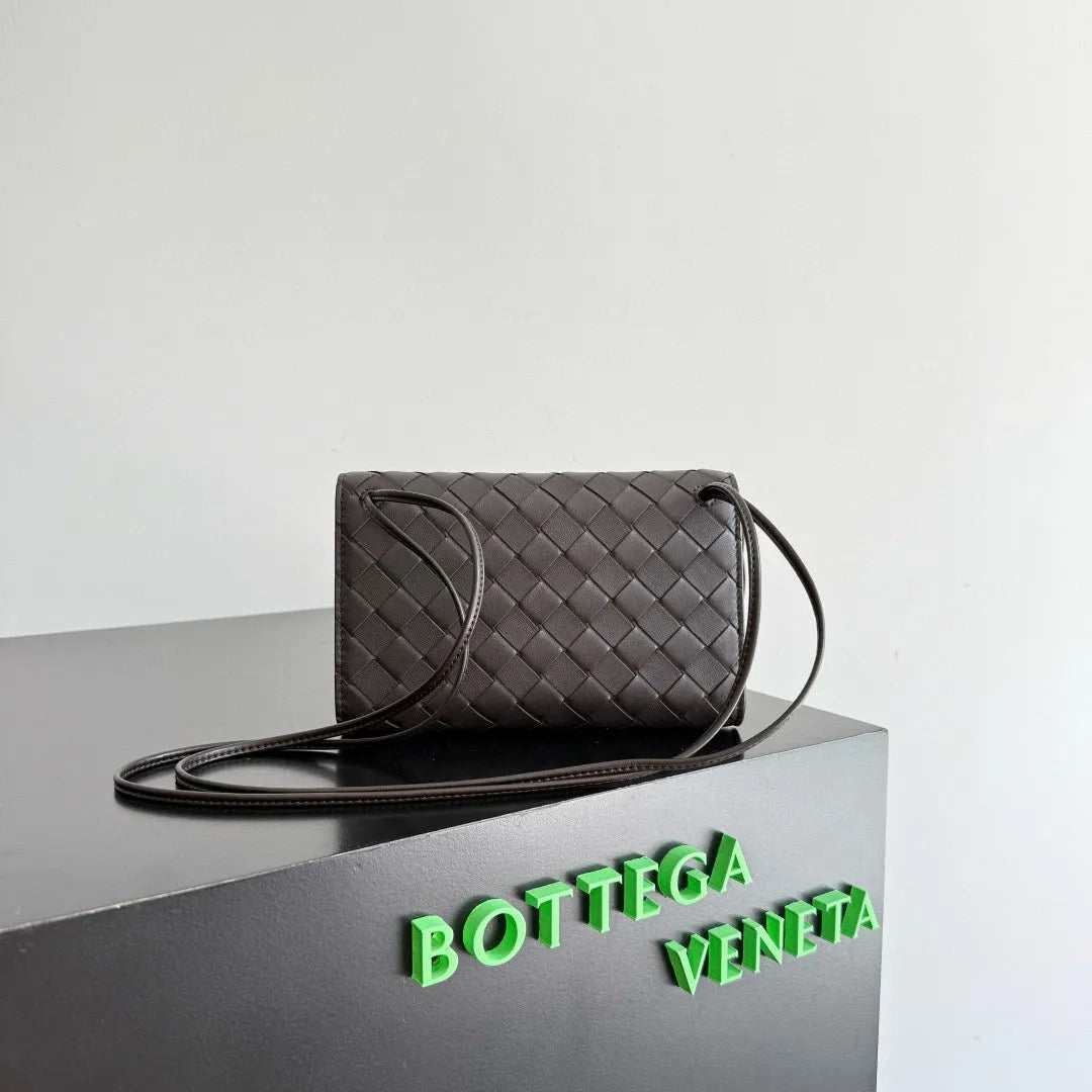 BOTT Women's Bott V Andiamo Pouch