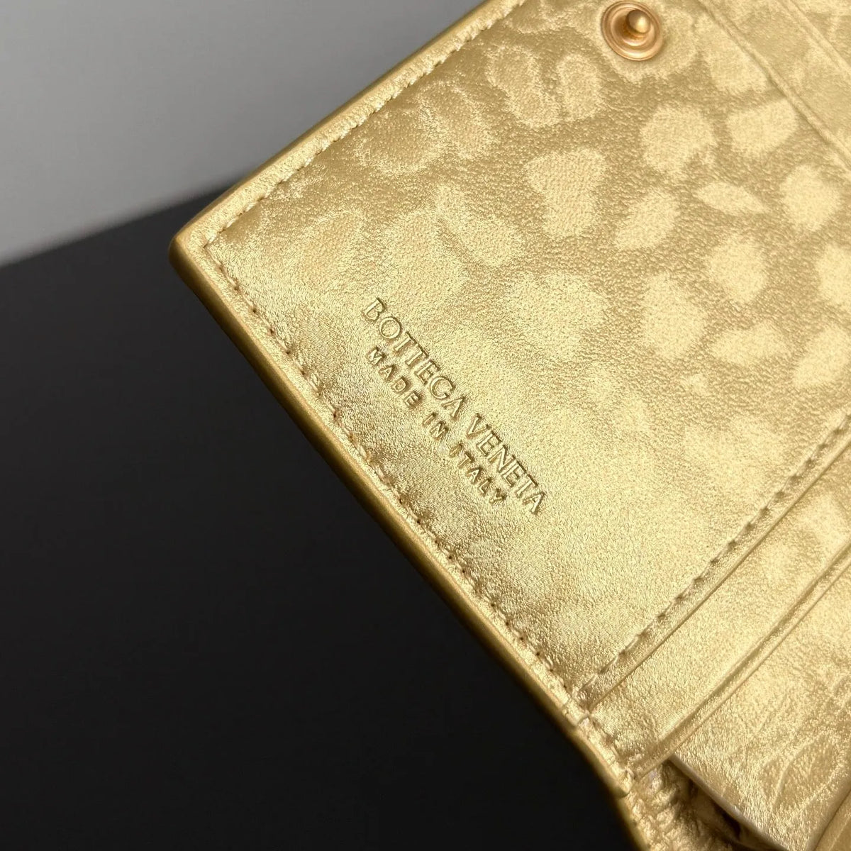 BOTT Women's BOTT V Leather Wallet
