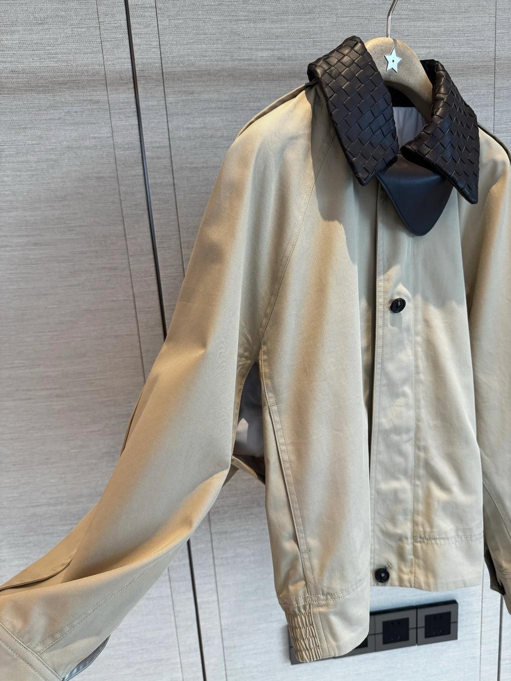 BOTT Women's V Jacket