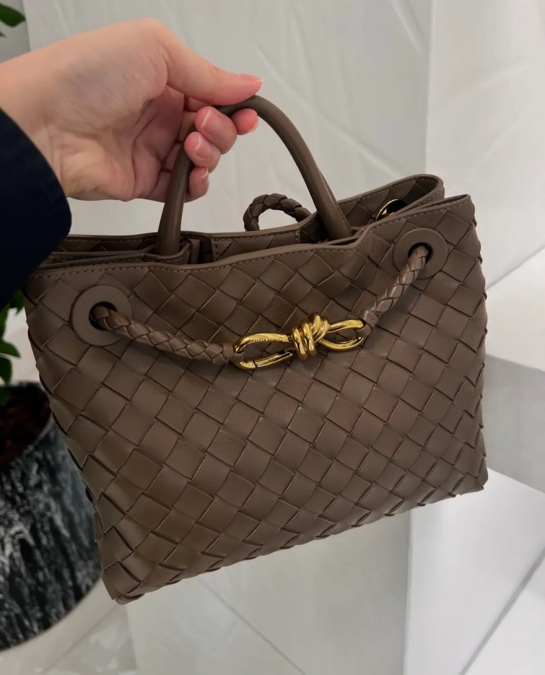 Bottega Veneta Woven Handbag 739107