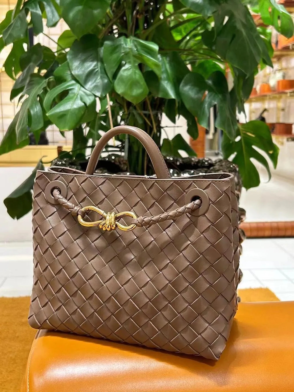 Bottega Veneta Woven Handbag 739107