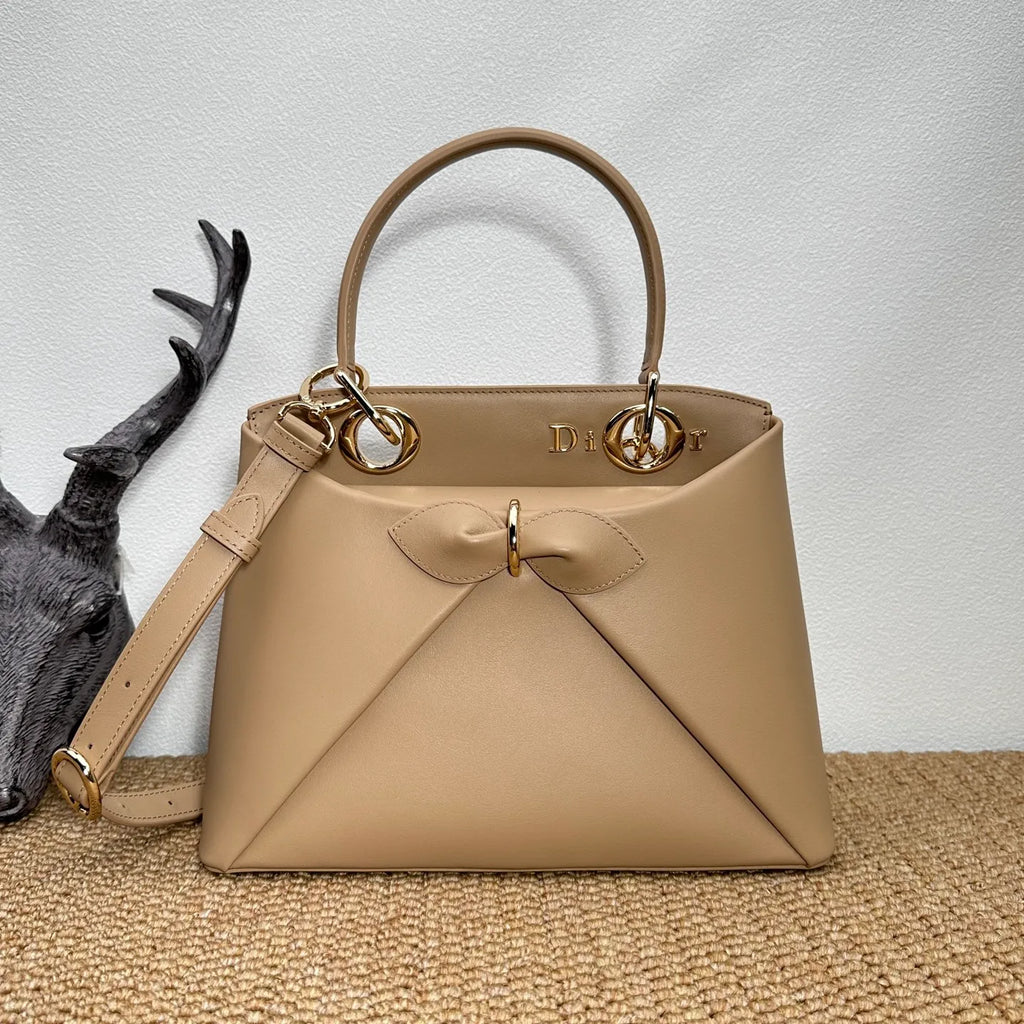 Bow-tie 11 in Tote Bag 0737