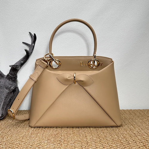 Bow-tie 11 in Tote Bag 0737