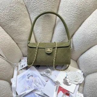 Bowling Leather 9.1 in Handbag AP5294