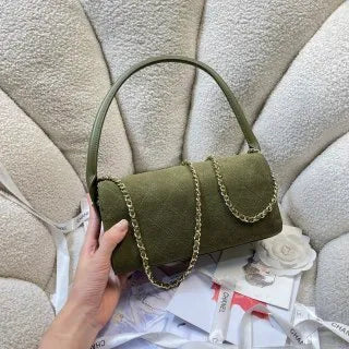 Bowling Leather 9.1 in Handbag AP5294