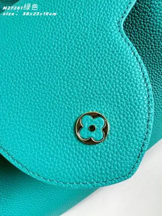 Capucines Souple 15 in Leather Bag M27261