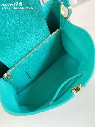 Capucines Souple 15 in Leather Bag M27261