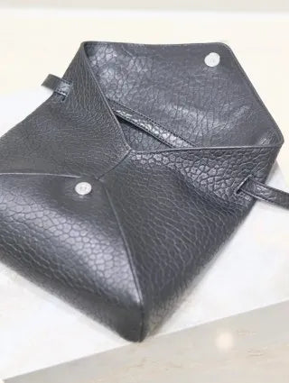 Cassandra 9.1 in Lambskin Messenger Bag 801490